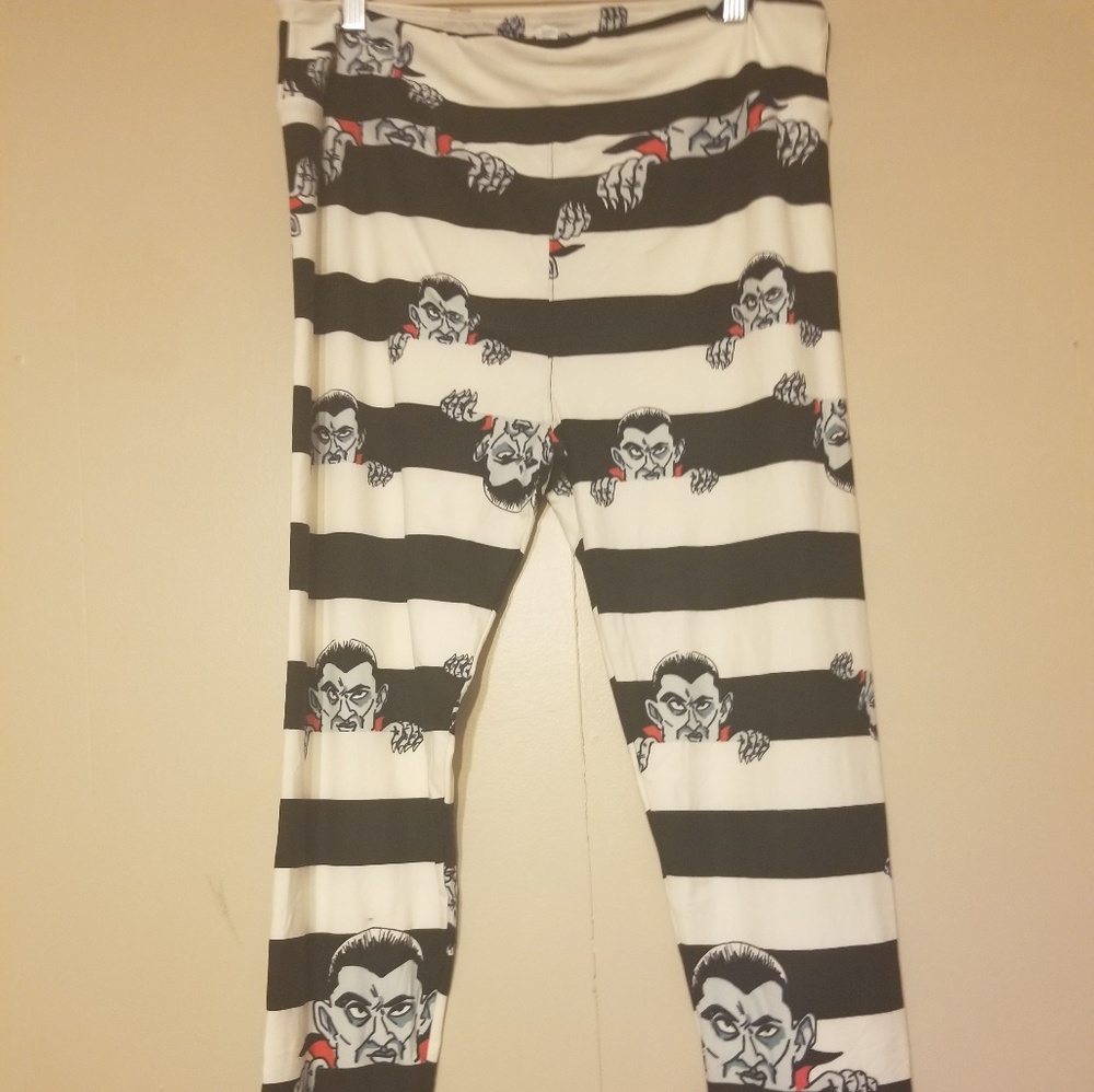 DONATED NWT LuLaRoe Halloween Leggings OS
